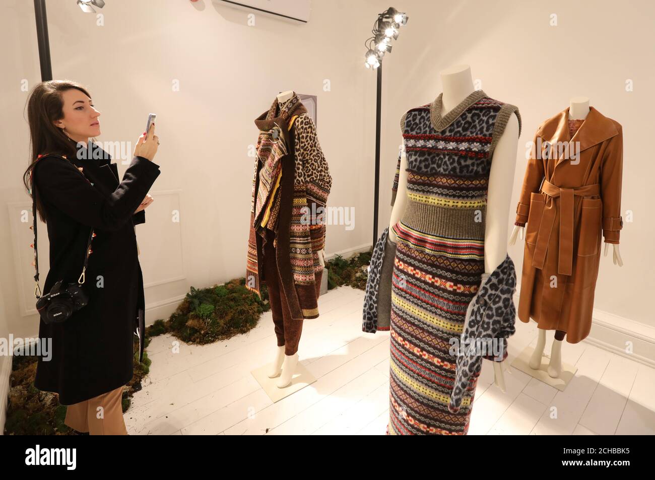 Nueva colección de ropa Hackett para mujer | FASHIOLA.es
