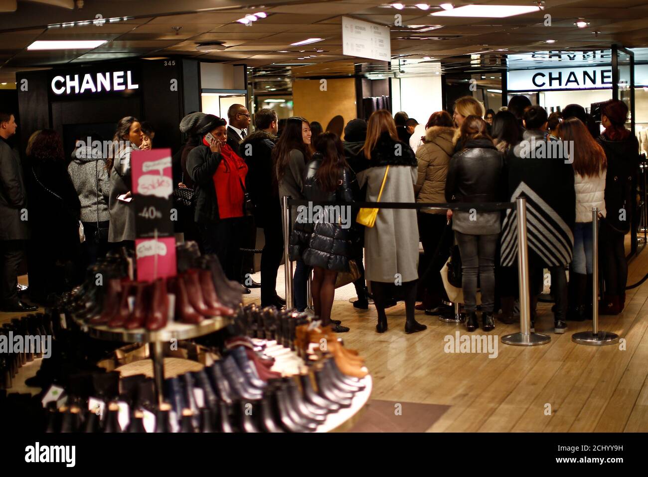 Chanel Counter Fotos e Imágenes de stock - Alamy