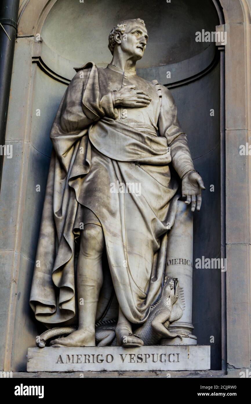 Estatua de Amerigo Vespucci en Florencia Foto de stock