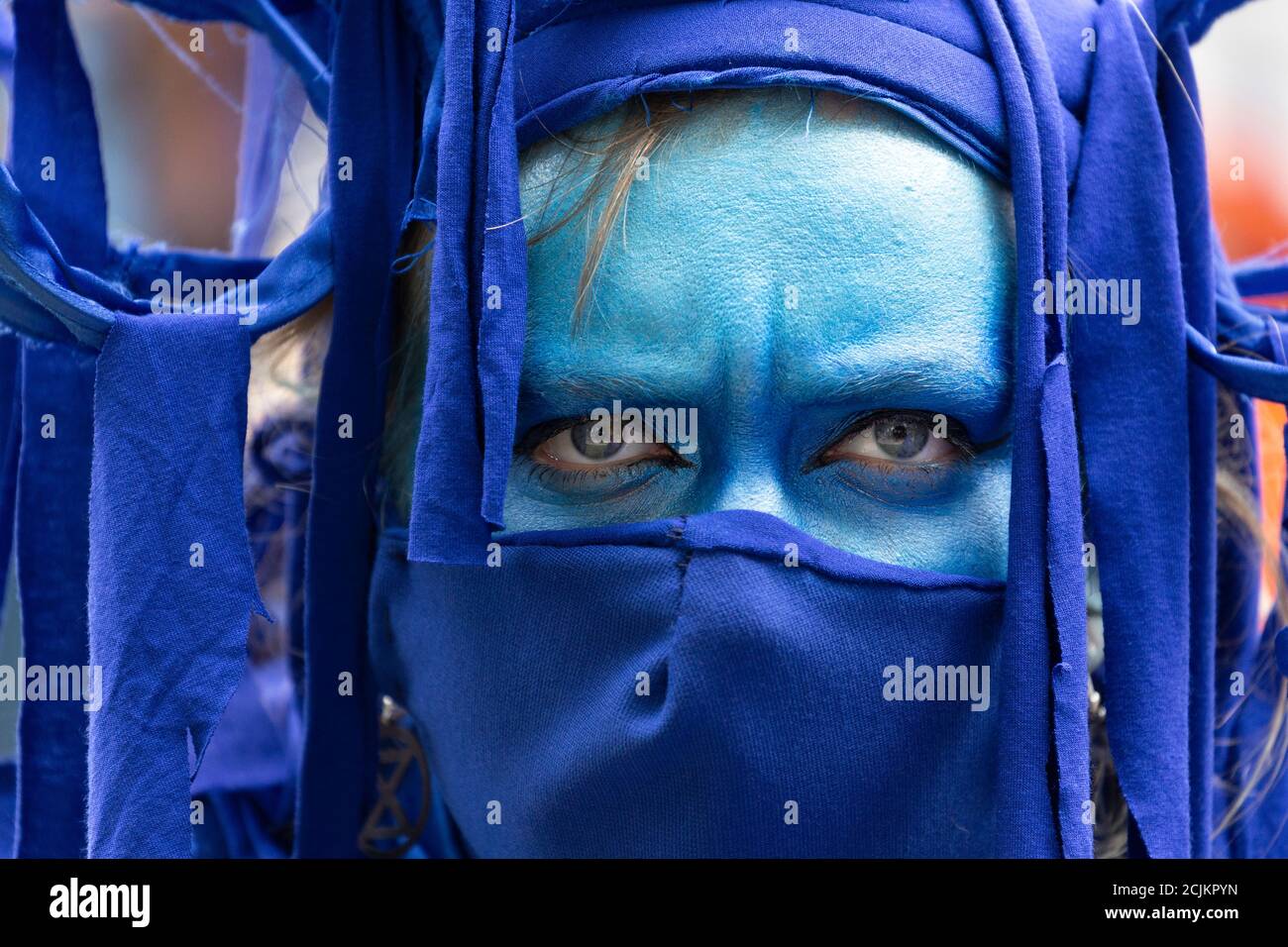 Artista disfrazado en 'Marine Extinction March', Extinction Rebellion Demonstration, Parliament Square, Londres, 6 de septiembre de 2020 Foto de stock