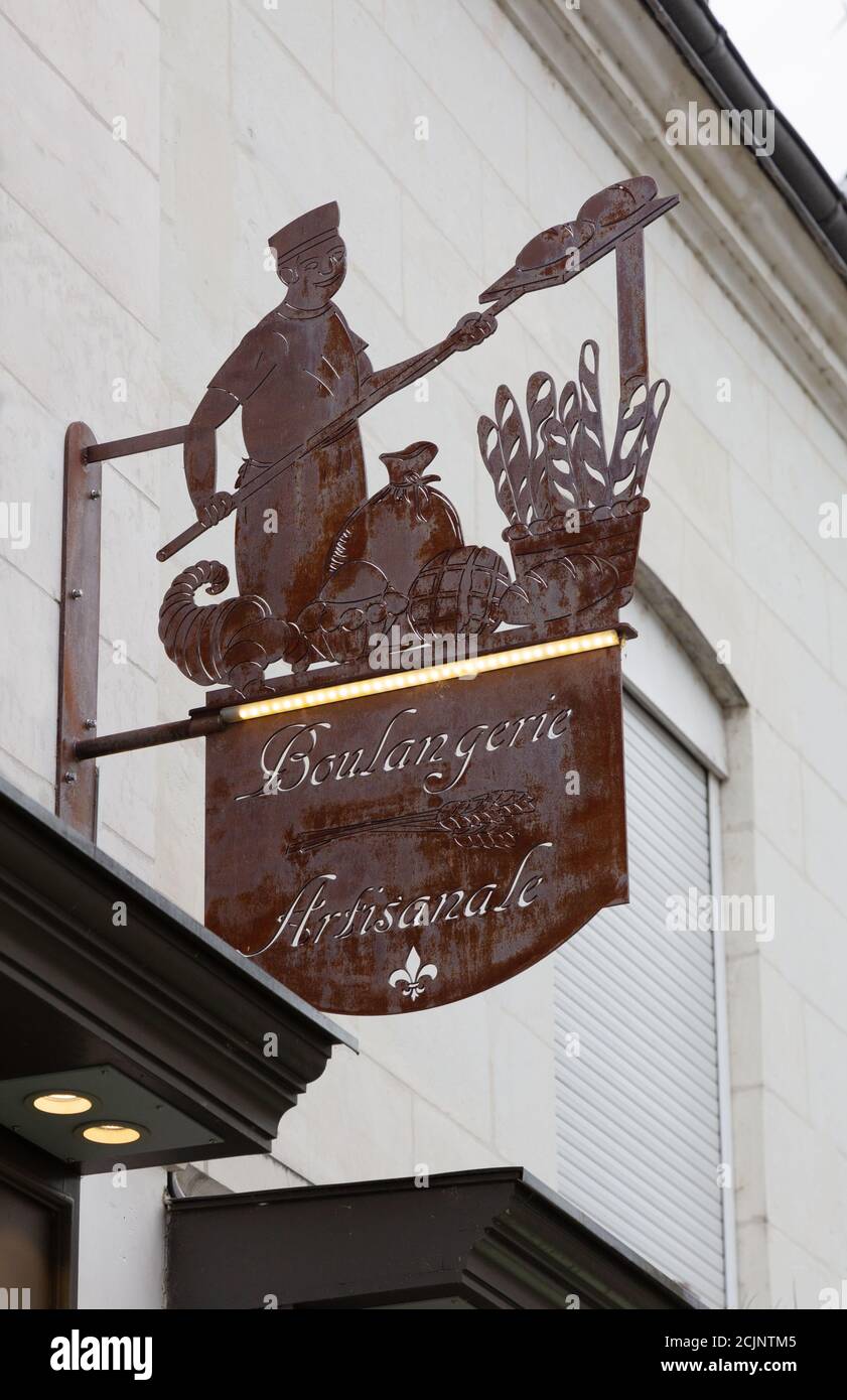 Boulangerie Francia; una tienda de metal que cuelga fuera de una tienda francesa de boulangerie, o panadería, Amboise Francia Foto de stock