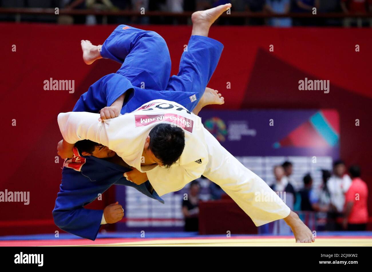 Judo - 2018 Juegos Asiáticos - hombres +100kg, Concurso de la Medalla de  Oro - JCC Sala Plenaria, Yakarta, Indonesia - 31 de agosto de 2018 - Kim  Sungmin de Corea del