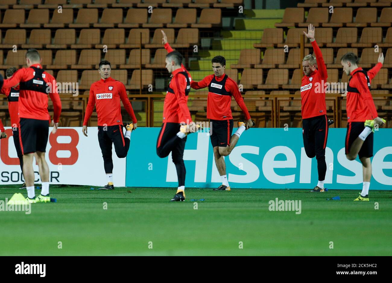 Estadio nacional yerevan fotografías e imágenes