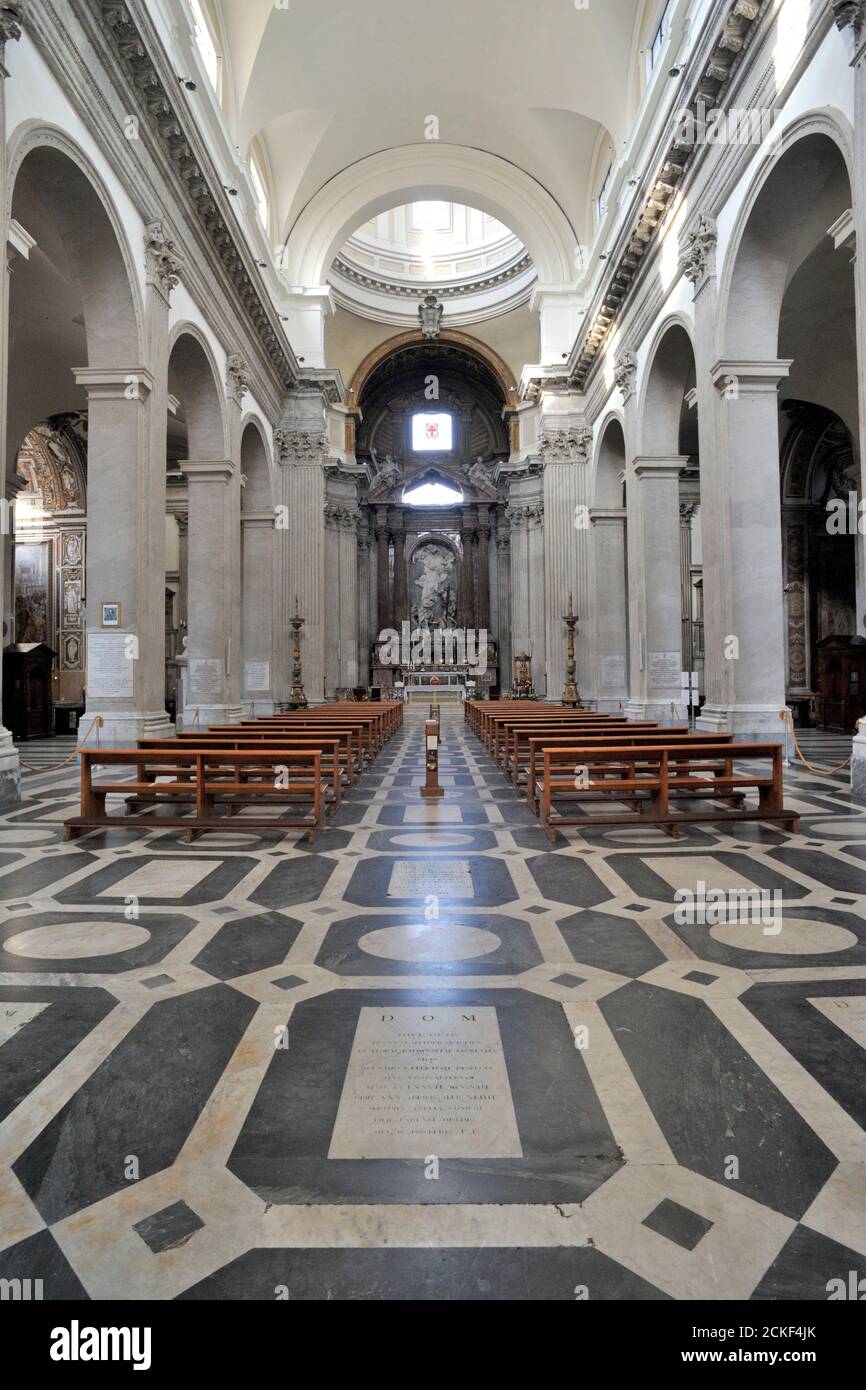 Italia, Roma, iglesia de San Giovanni Battista dei Fiorentini interior Foto de stock