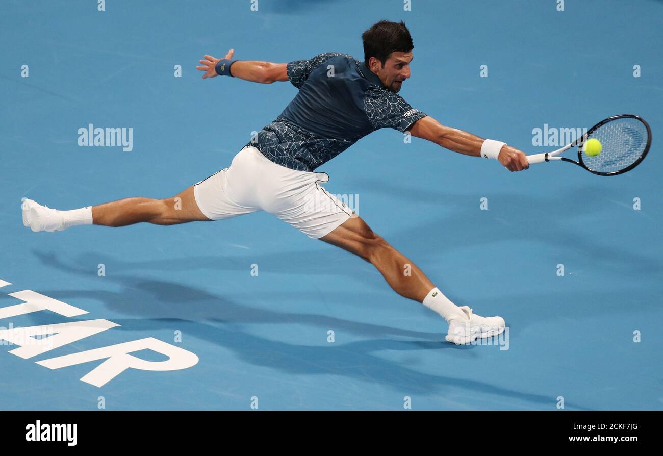 Tenis - ATP - Qatar Open - Khalifa International Tennis and Squash Complex,  Doha, Qatar - 2 de enero de 2019 Novak Djokovic de Serbia en acción durante  su segunda ronda de