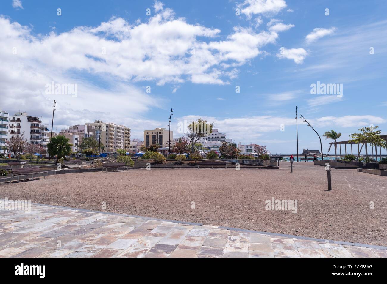 Lanzarote / España - 20 de marzo de 2016: Parque en el centro de la ciudad de Arrecife en la isla de Lanzarote, Islas Canarias, España Foto de stock