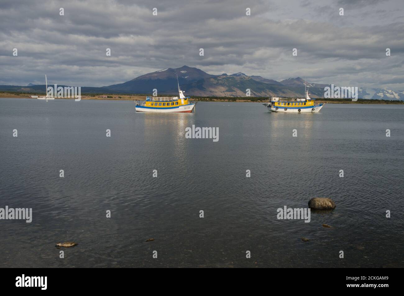 Barco puerto natales fotografías e imágenes de alta resolución - Página 4 -  Alamy