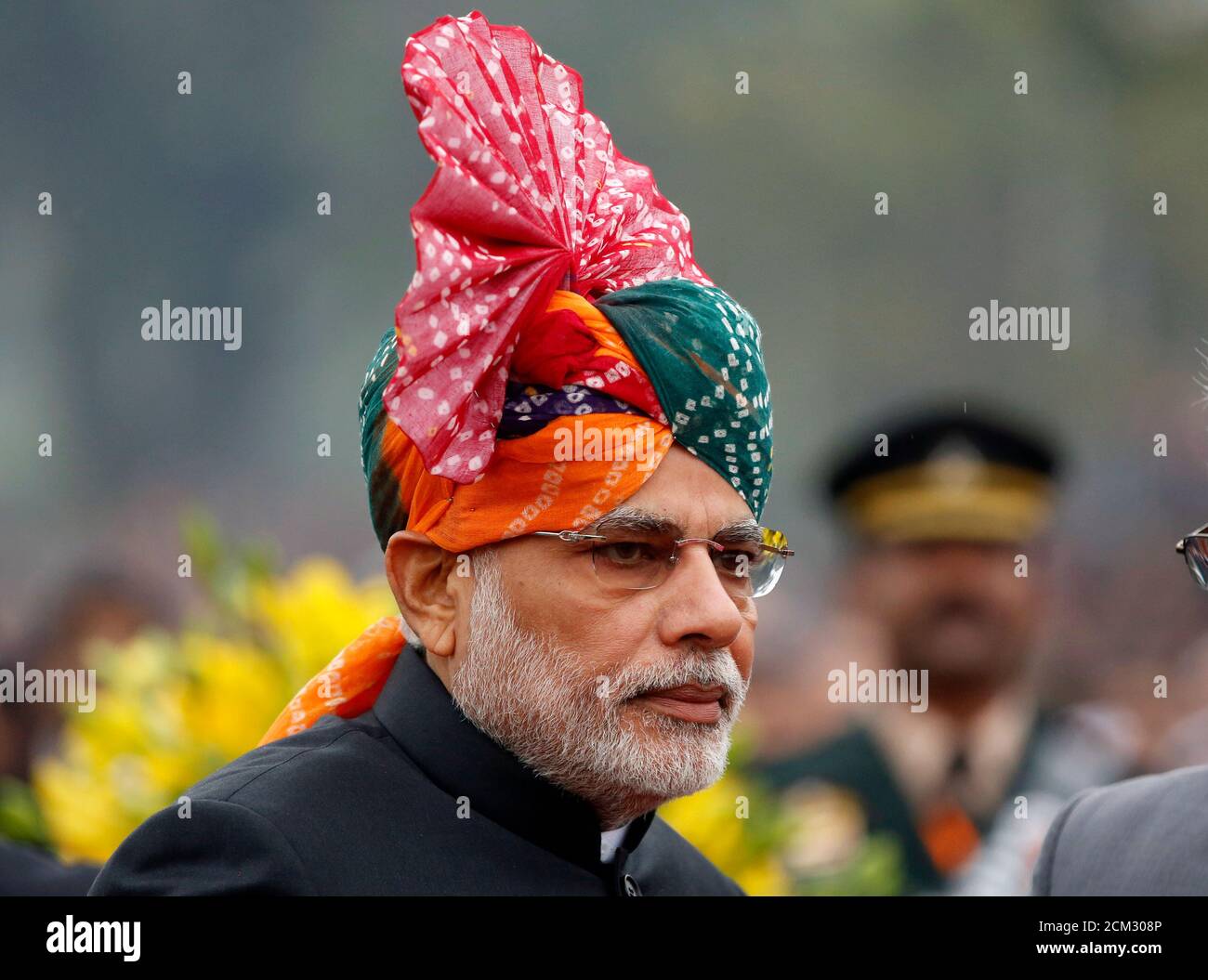 El primer Ministro Narendra Modi asiste al desfile del día de la República en Nueva Delhi el 26 de enero de 2015. REUTERS/Jim Bourg (INDIA - Tags: LA CABEZA DEL ANIVERSARIO DE LA POLÍTICA) Foto de stock