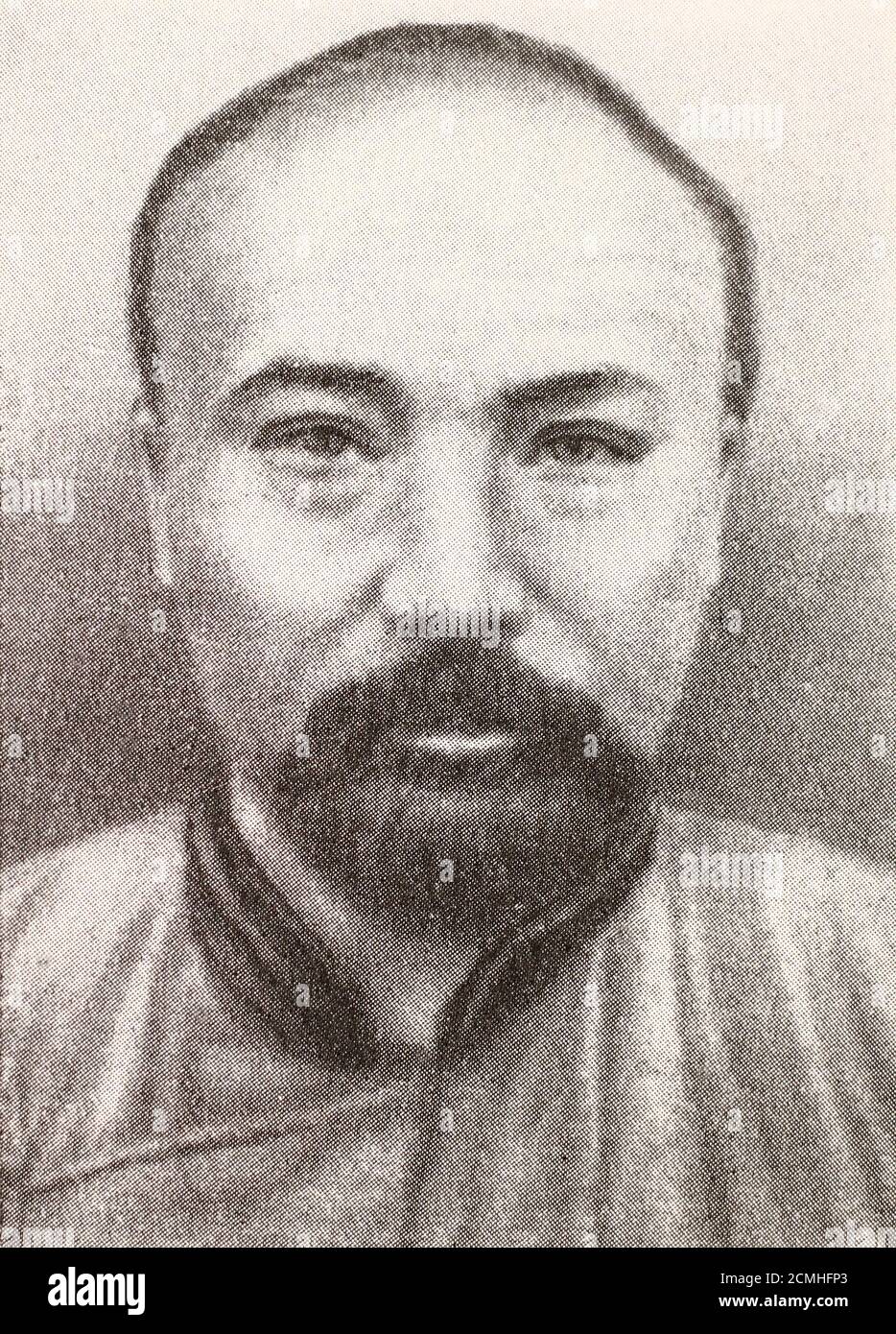 Li Dazhao (29 de octubre de 1889 – 28 de abril de 1927) fue un intelectual radical chino que desempeñó un papel clave en el Nuevo Movimiento Cultural en los primeros años de la República de China, que se estableció en 1912. Cofundó el Partido Comunista Chino (CPC) con Chen Duxiu y otros activistas comunistas tempranos en julio de 1921. Fue instrumental en la construcción de un frente unido entre la CPC y el Partido Nacionalista de Sun Yat-sen a principios de 1924. Durante la expedición del Norte, Li fue detenido y luego ejecutado por el señor de la guerra Zhang Zuolin en Beijing en 1927. Foto de stock