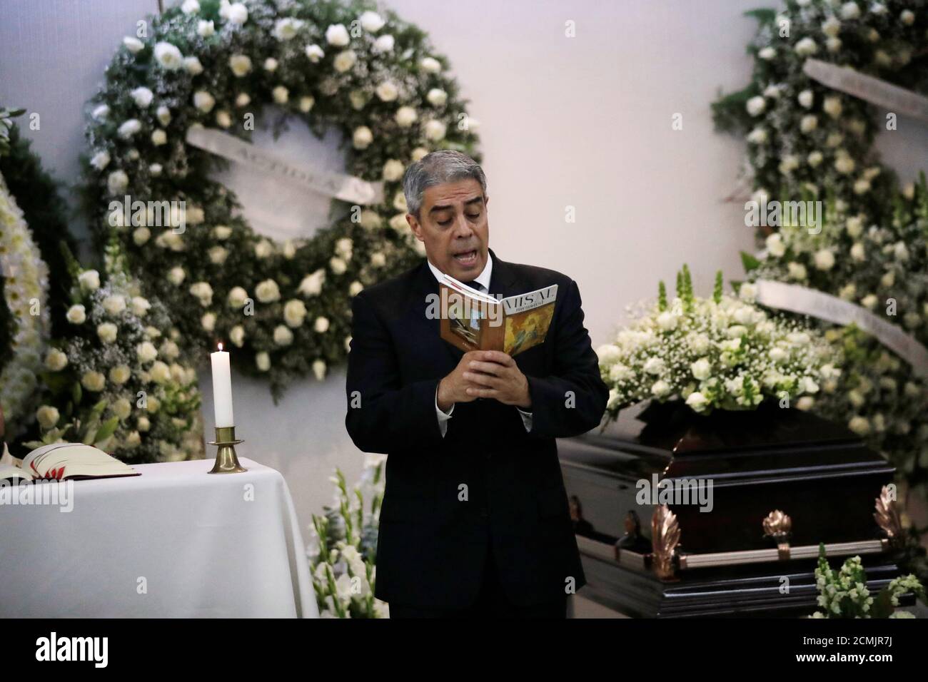 Luis Gatica, hijo de Lucho Gatica, un cantante chileno conocido como 'el Rey del Bolero', que
