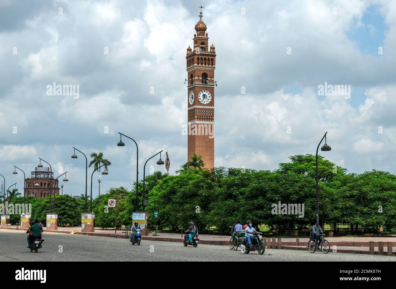 Lucknow, India - Septiembre 2020: Vista de la torre del reloj en Lucknow el 6 de septiembre de 2020 en Uttar Pradesh, India. Foto de stock