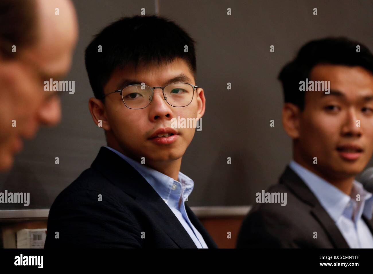 El activista pro-democracia de Hong Kong, Joshua Wong, asiste a un panel de discusión sobre el Movimiento Legal Antiextradición en Hong Kong en la Facultad de Derecho de la Universidad de Columbia en la Ciudad de Nueva York, EE.UU., 13 de septiembre de 2019. REUTERS/Shannon Stapleton Foto de stock