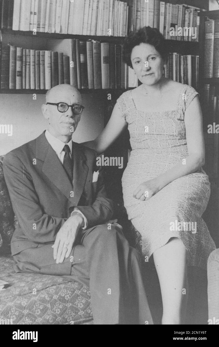 José María Velasco Ibarra y Corina del Parral, alrededor de 1940. Foto de stock