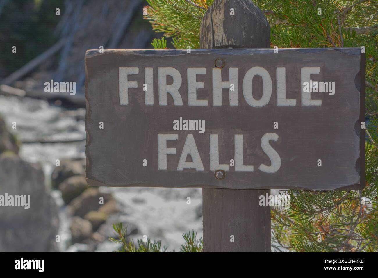 La señal para ver las Cataratas Firehole del Río Firehole en West Yellowstone, Montañas Rocosas, Wyoming Foto de stock