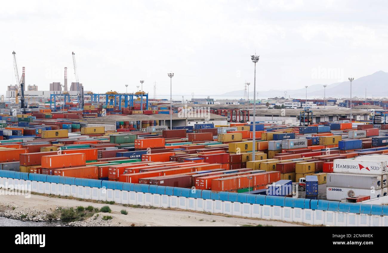 Vista de contenedores en una terminal de carga en el puerto de Rades en  Túnez, Túnez 15 de agosto de 2018. REUTERS/Zoubeir Souissi Fotografía de  stock - Alamy
