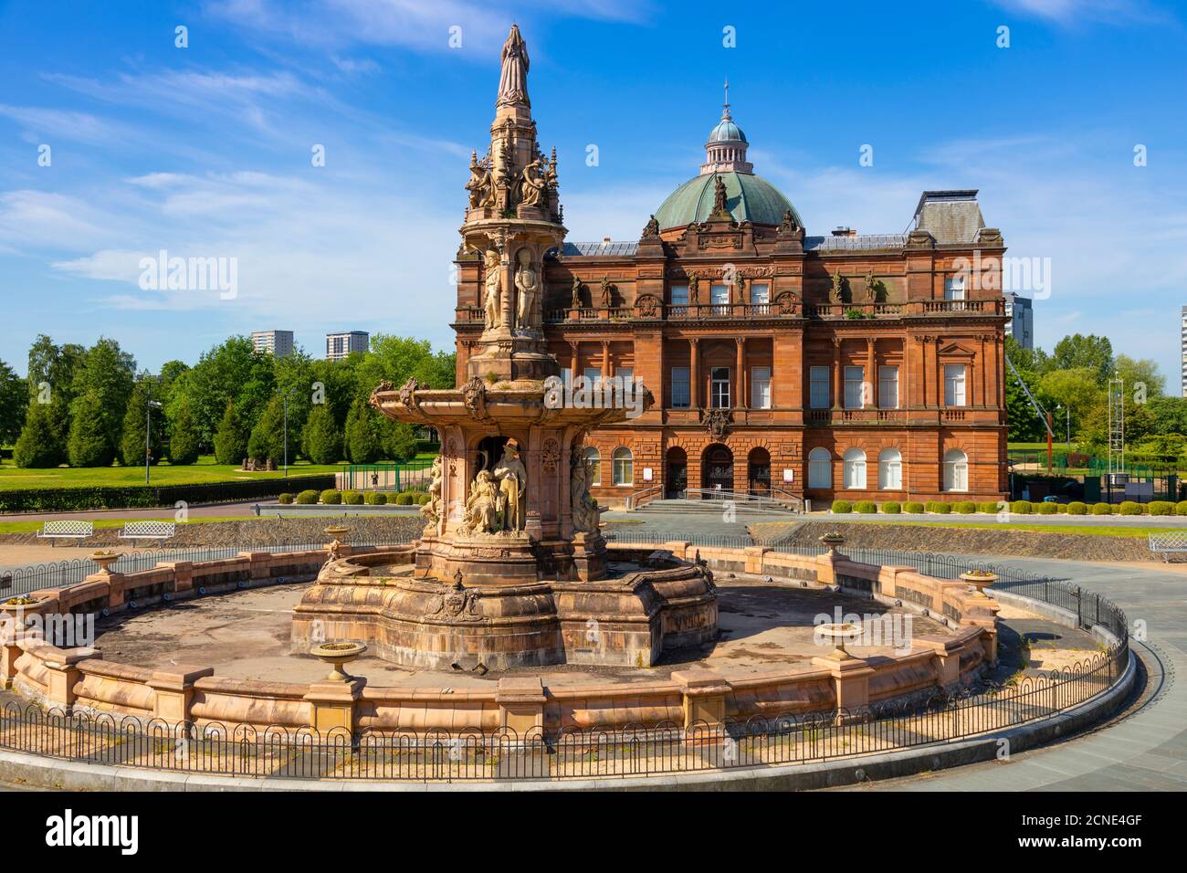 Palacio del Pueblo y Doulton Fountaion, Glasgow Green, Glasgow, Escocia, Reino Unido, Europa Foto de stock