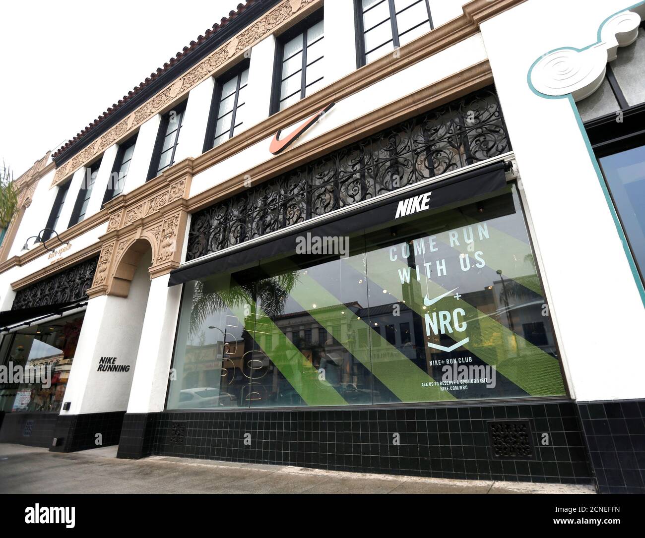 El Kitabi Sovyet Mizrak Nike Running Store Pasadena Yonetmen Alci Desteklemek