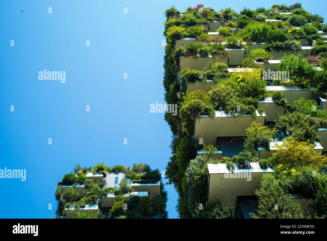 Milán, Lombardía, Italia, Bosco Verticale, casa de apartamentos verde, arquitecto Stefano Böri, verde urbano Foto de stock