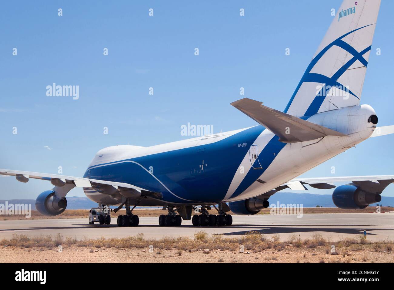 Teruel, España - 17 de agosto de 2020: Puente aéreo carga Boeing 747-400 almacenado en el aeropuerto de Teruel, España. Foto de stock