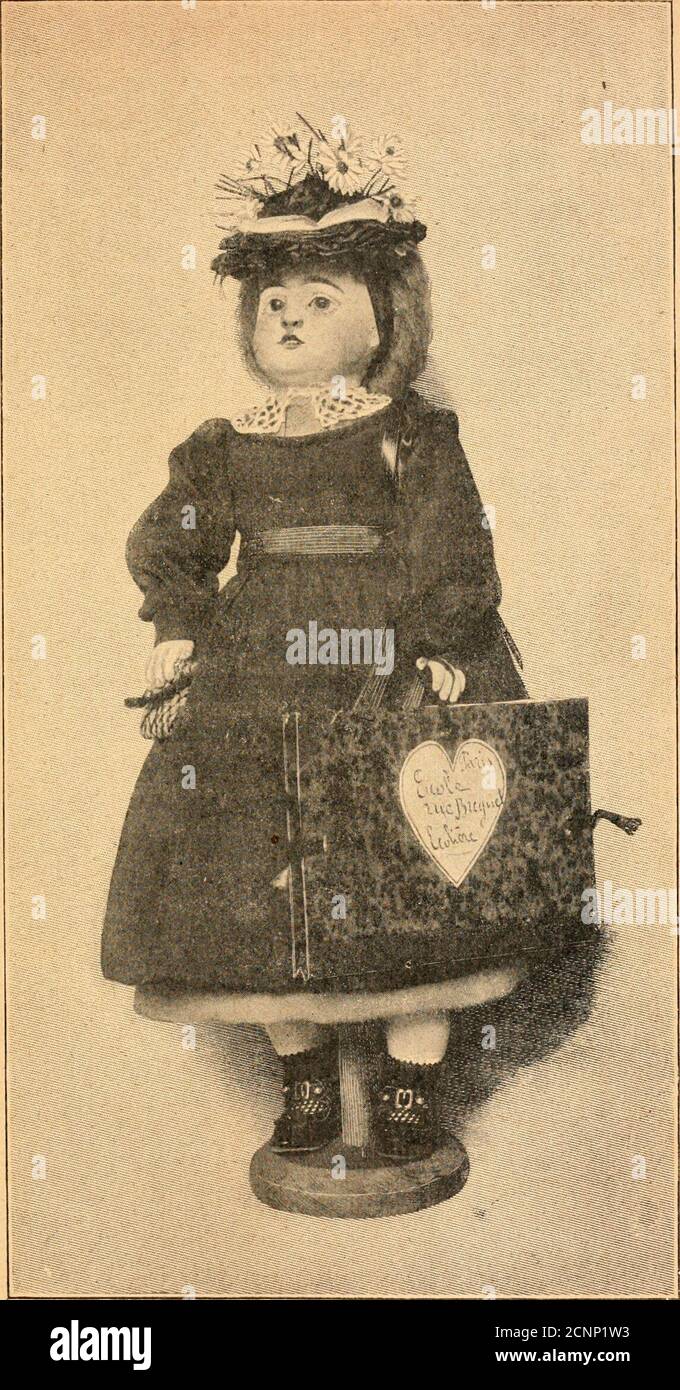 . Musee de Poupees . laienl pa< du loiil jolis, jCnleinU een (i PIU|de. ILS. Lescolière de Paris. Lor, ml M.H m. l-nl li.L.S Il ;i .liiiil |»;is ccl air de ihIIiiIi- (|iii ir caiacliTisf aiijoiir-(i II ni : I II IIIH M li ail [ta- liil n-c |ili-i-i-i |(clilr?lIaiinl mal lialiillr-rv ; nnmt cilli-. Di- laai(in. df loiii:- [laiila-loiis CIL laine, nildaldfv das|MR| a criix di- j ar onIdaiMS (•(mi raiilis leurs. I-M le lieiarell-illlilll ailcillK Irarc de celle lllisei,M(i|es(jll( ti |»e|l Foto de stock