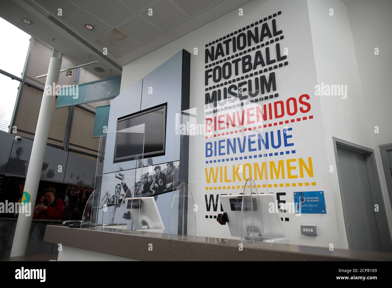La recepción del Museo Nacional de Fútbol es vista antes de su reapertura el jueves, mientras la propagación de la enfermedad del coronavirus (COVID-19) continúa, en Manchester, Gran Bretaña 21 de julio de 2020. REUTERS/Molly Darlington Foto de stock