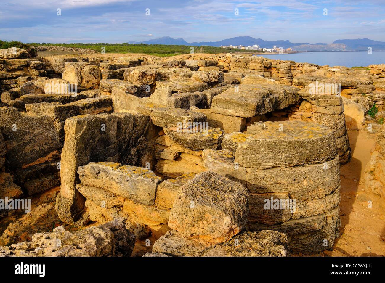 Necrópolis de son Real, Punta des Fenicis cerca de Can Picafort, Mallorca, Islas Baleares, España Foto de stock