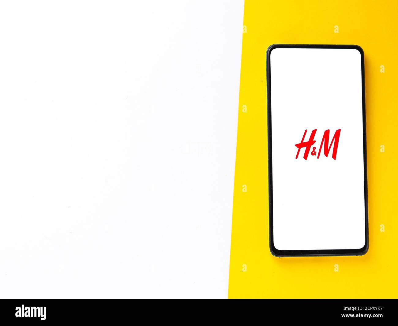 H&m logo shop fotografías e imágenes de alta resolución - Página 10 - Alamy