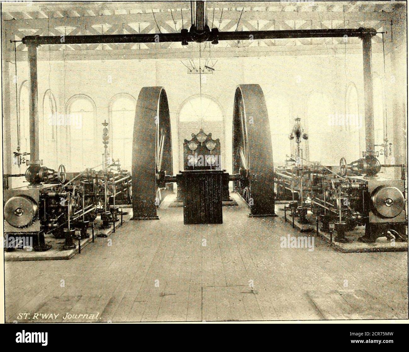 . El diario de ferrocarril de la calle . Ges y aldeas de Barton-ville, Stony Creek, Fruitland, Winona y Grimsby. Es inmany respeta el único amongthe ferrocarriles eléctricos de boththe Estados Unidos y Canadá, ya que se corresponde estrechamente en itsgeneral características a una línea de ferrocarril de vapor-carretera rama en un countrydistrict. Varios de sus coches arebunción de pasajeros y equipaje-gage, y una gran parte de sus cargas consisten en cestas ofruit, paquetes, cajas grandes, y artículos de mercancías, todos ellos se llevan a razonablerates, basado en pesos y distancias. Los coches paran en cada granja a lo largo del wa)whe Foto de stock