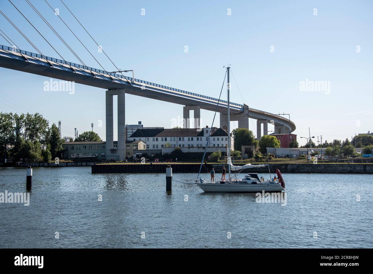 Alemania, Mecklemburgo-Pomerania Occidental, Stralsund, Puente Rügen, cruza el Strelasund, conecta el continente con la isla de Rügen, Mar Báltico Foto de stock