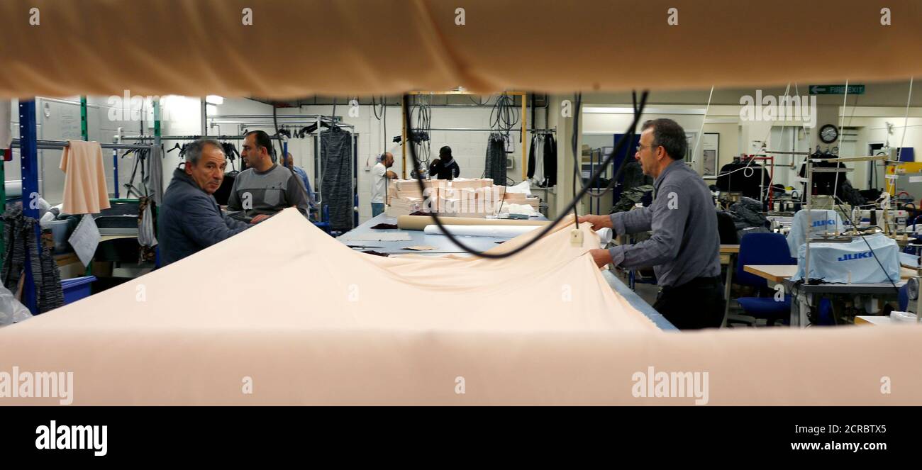 Fábrica De Ropa Fotos e Imágenes de stock - Página 5 - Alamy
