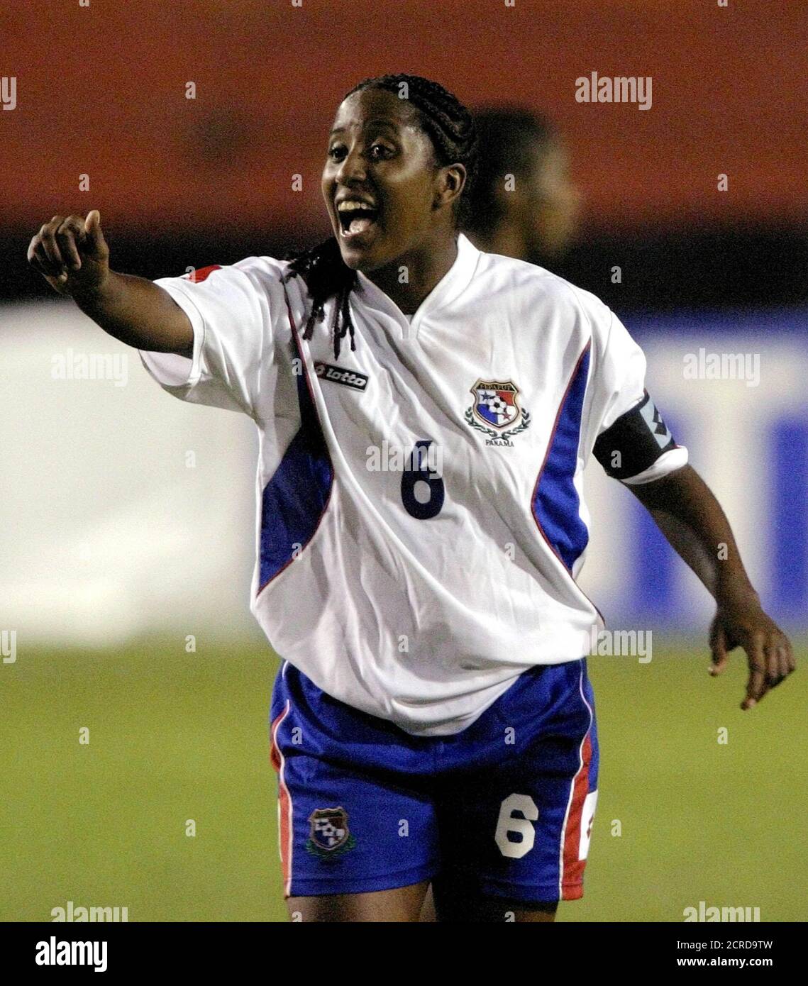 La panameña Raiza Gutiérrez celebra después de marcar un gol contra  Jamaica, durante la segunda mitad de su partido de clasificación olímpica  en el estadio Eladio Rosabal Cordero en Heredia, Costa Rica,