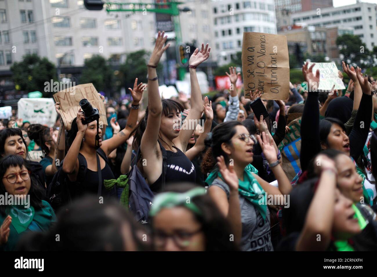 Activistas por los derechos del aborto participan en una manifestación en apoyo del aborto legal y seguro en la Ciudad de México, México, 28 de septiembre de 2018. REUTERS/Edgard Garrido Foto de stock