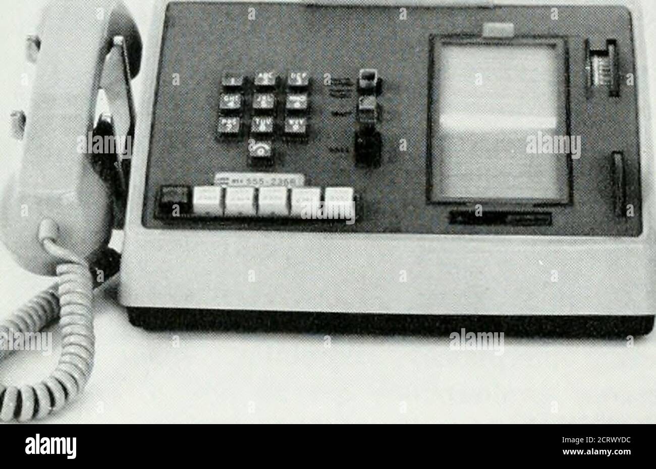 Revista telefónica Bell . Teléfono Trimline. Ciill-A-Malic Dialer Trimline®  Telephone Set en 1965 vino el fruto de un largo período de diseño, pruebas  y pruebas cuando el teléfono Trimline fue ofrecido