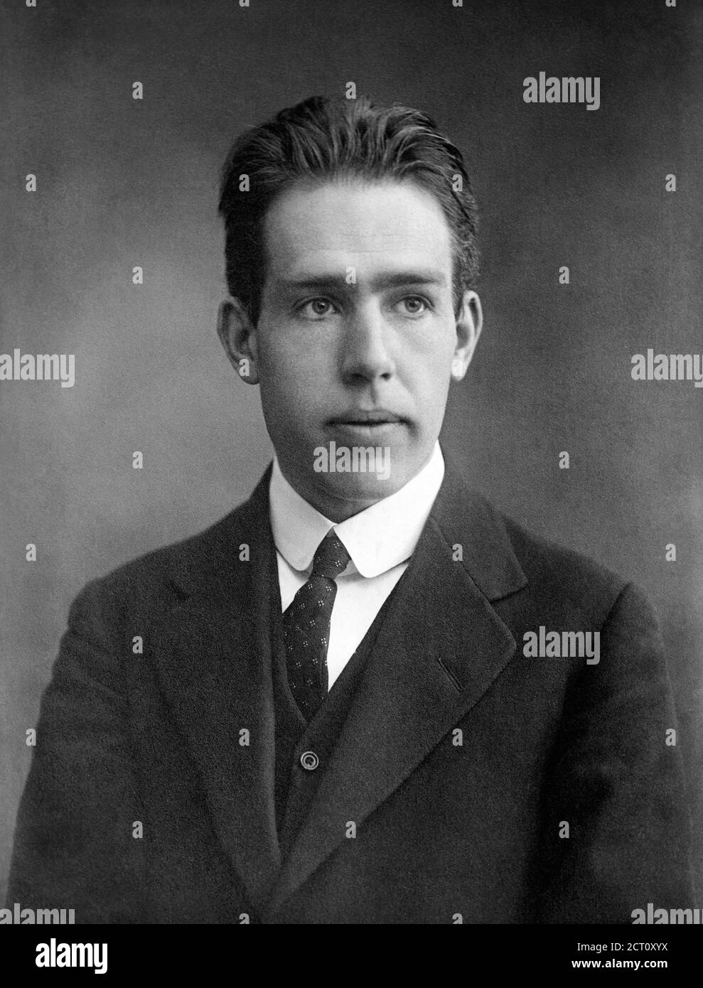 Niels Bohr. Retrato del físico teórico danés Niels Henrik David Bohr (1885-1962) como joven Foto de stock