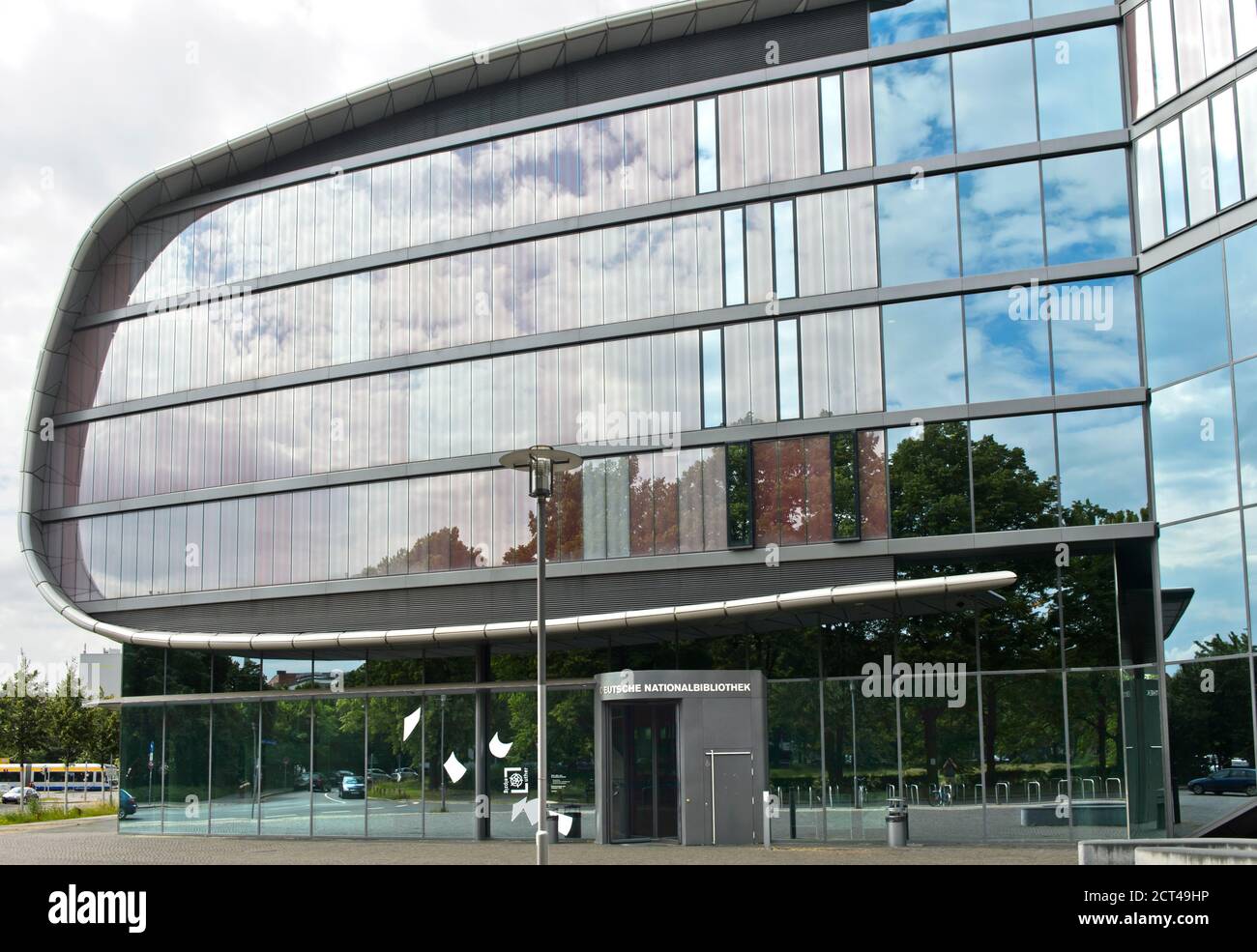 Edificio de extensión de la Biblioteca Nacional Alemana, antes la Biblioteca Alemana, en forma de libro, Leipzig, Sajonia, Alemania Foto de stock