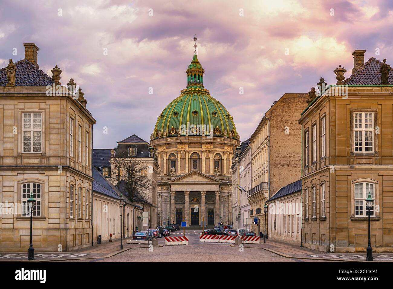 Copenhague Dinamarca, ciudad en el horizonte del Palacio de Amalienborg Foto de stock