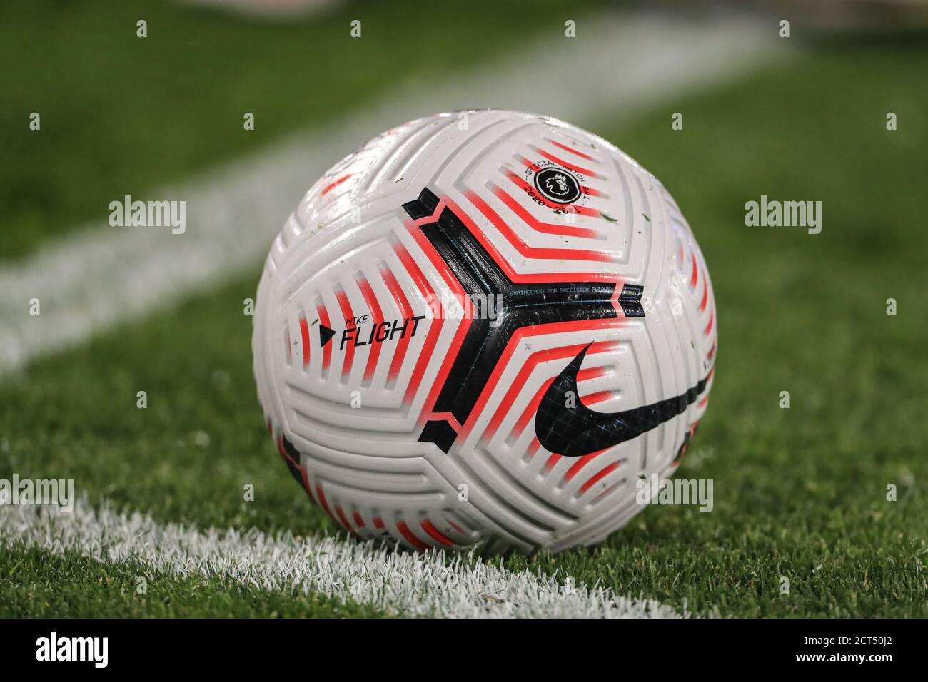 La pelota de la liga Premier de Nike Flight es un lugar para Una esquina de  Leicester Fotografía de stock - Alamy