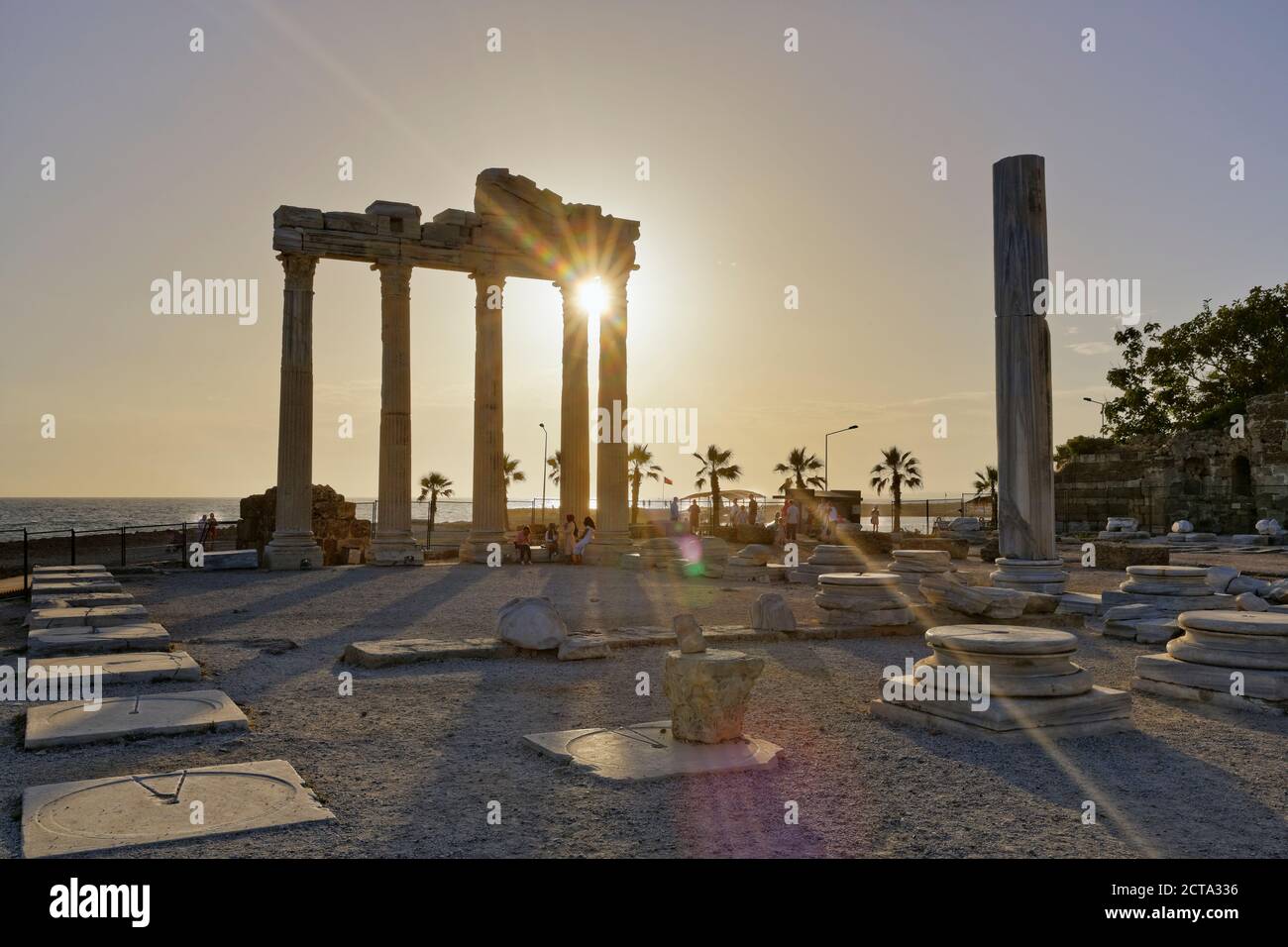 Turquía, Lateral, Templo de Apolo al atardecer Foto de stock