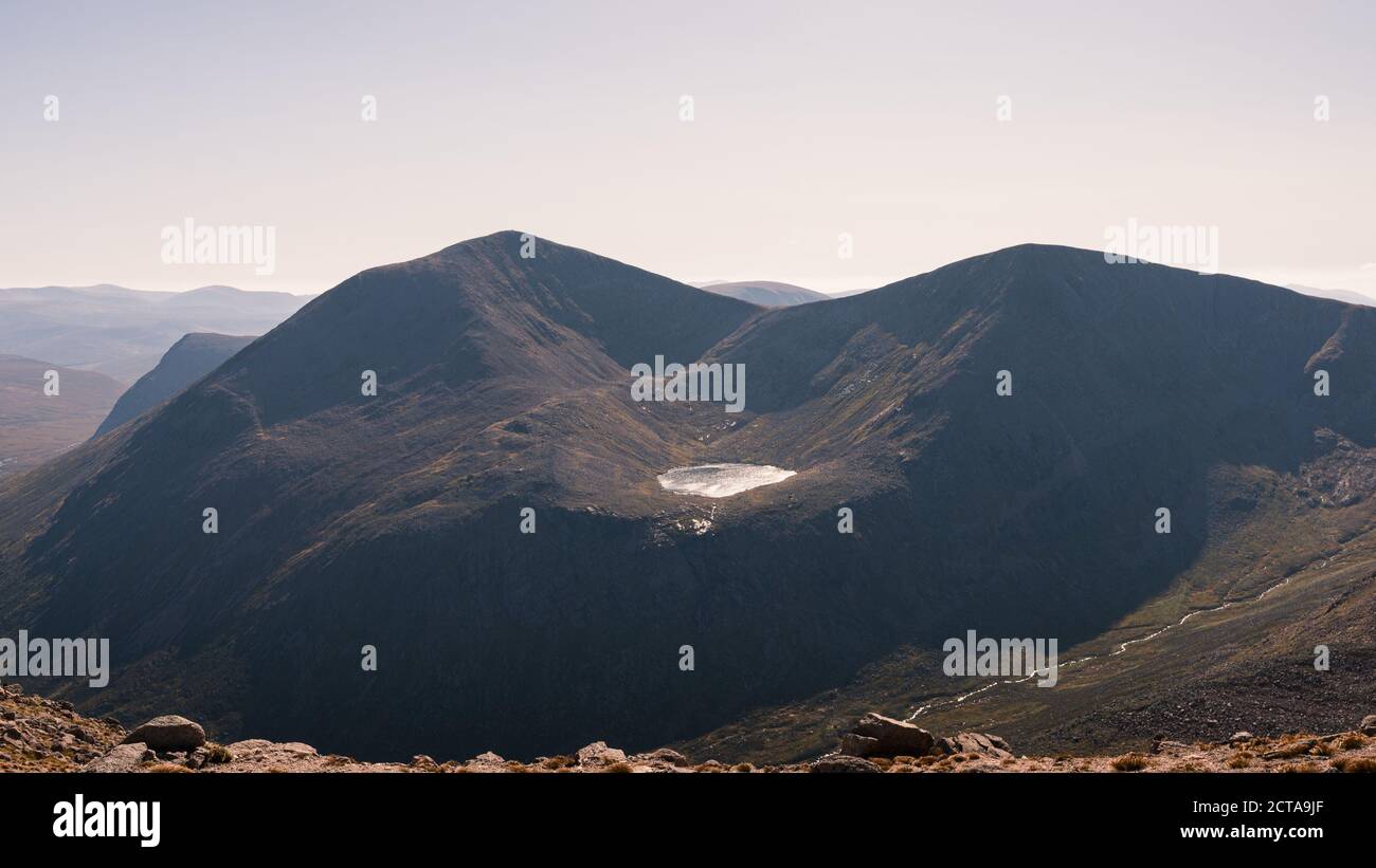 Cielo sin nubes en Alta Cairngorms Foto de stock