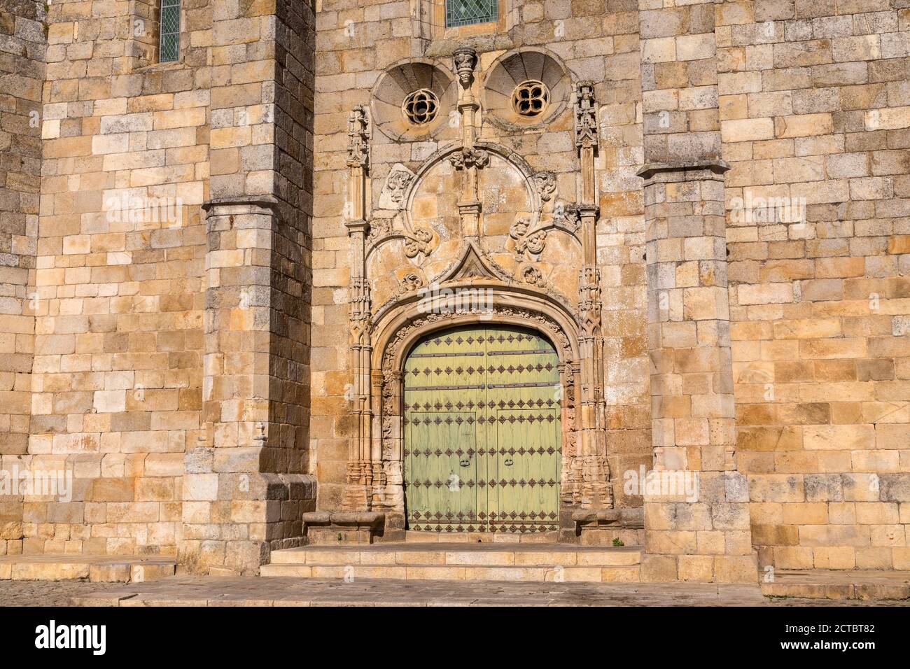 Iglesia de San Miguel de Freixo de Espada a cinta, Portugal Fotografía de  stock - Alamy
