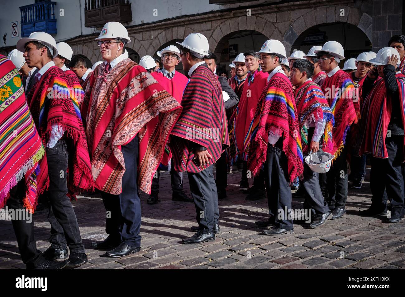 Ponchos peruanos fotografías e imágenes de alta resolución - Alamy