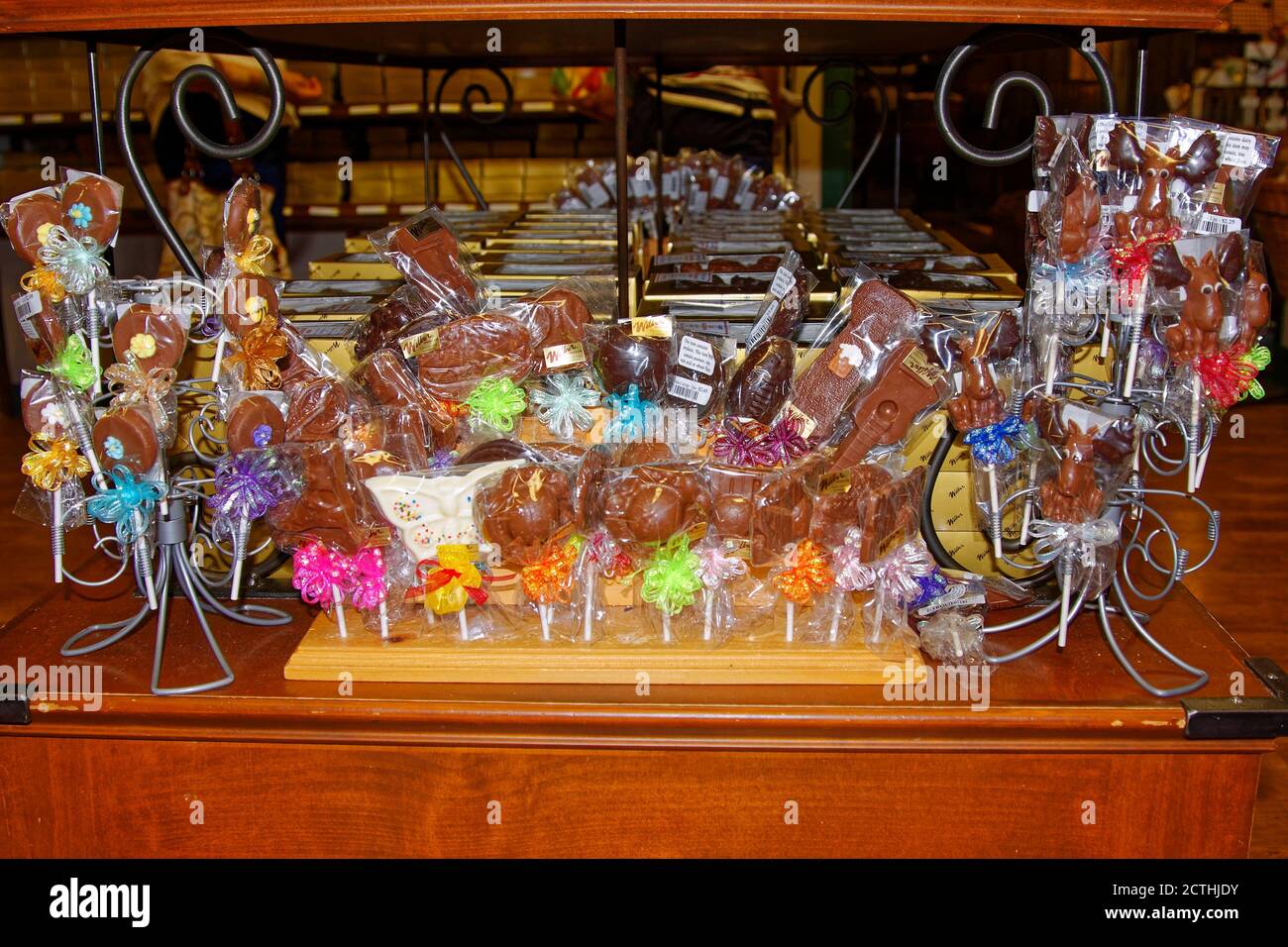 Wilbur Chocolate, exhibición de caramelos, paletas, individualmente envuelto en celofán, coloridos arcos, comida, dulces, tienda, Lancaster County, Pennsylvania, Lititz Foto de stock