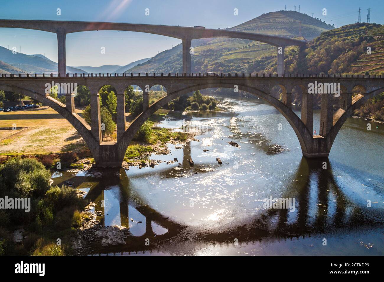 Portugal, Distrito de Oporto, Oporto, Puentes sobre el río Duero Foto de stock