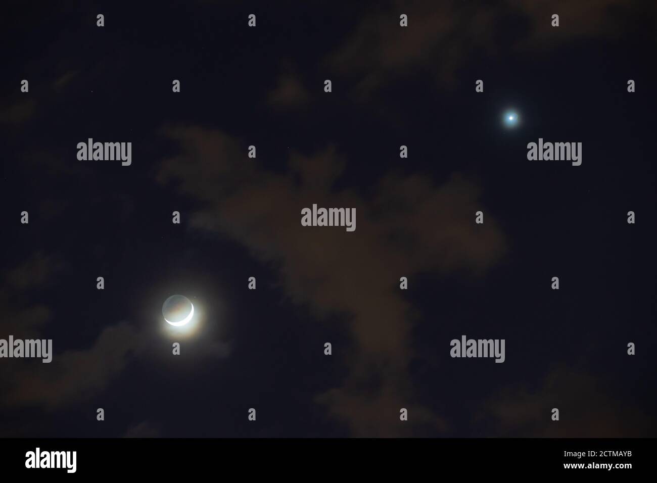Luna creciente y planeta Venus Foto de stock
