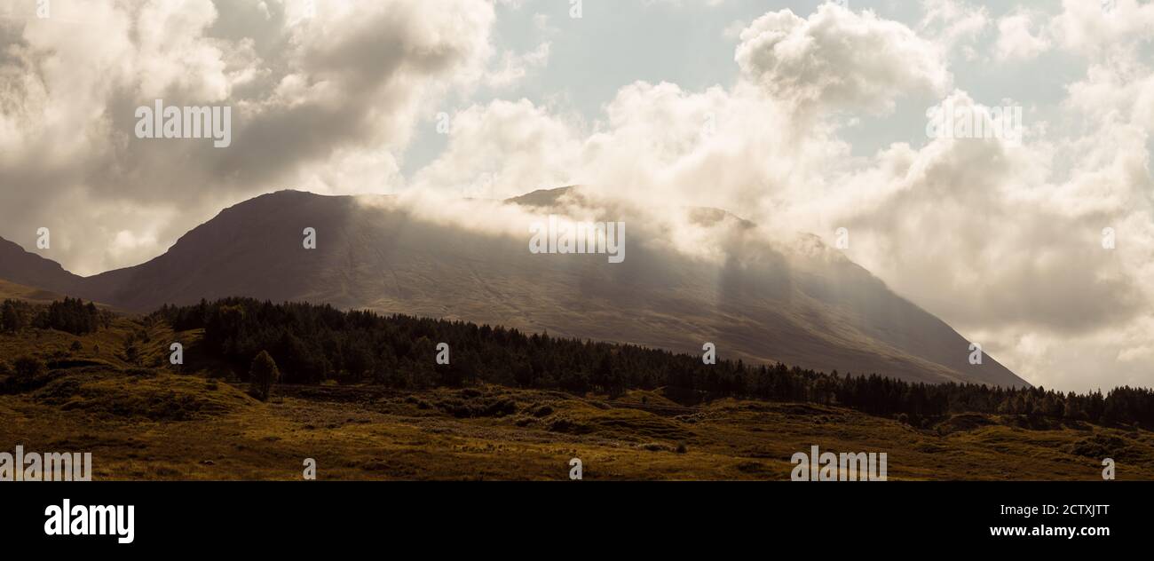 Panorama dramático de la montaña Scottish Higland Foto de stock