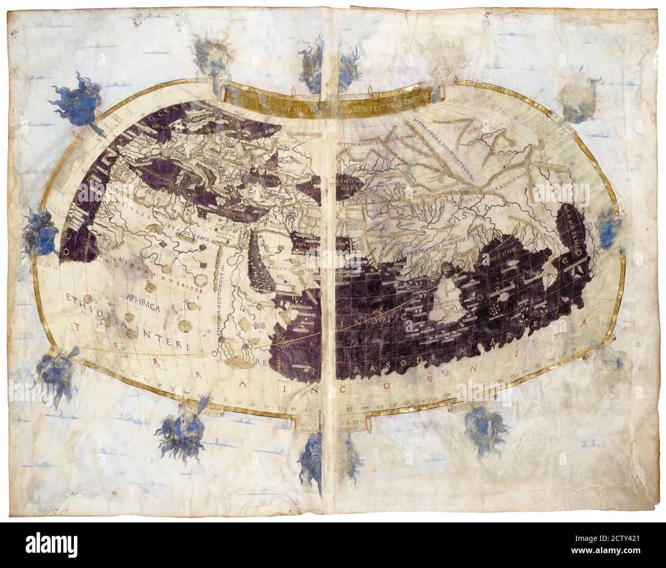 Mapa del mundo del libro medieval Geography by Claudius Ptolomy publicado en 1480. Detallado mapa antiguo de la vendimia con la tierra y los mares. Concepto de antigüedad Foto de stock