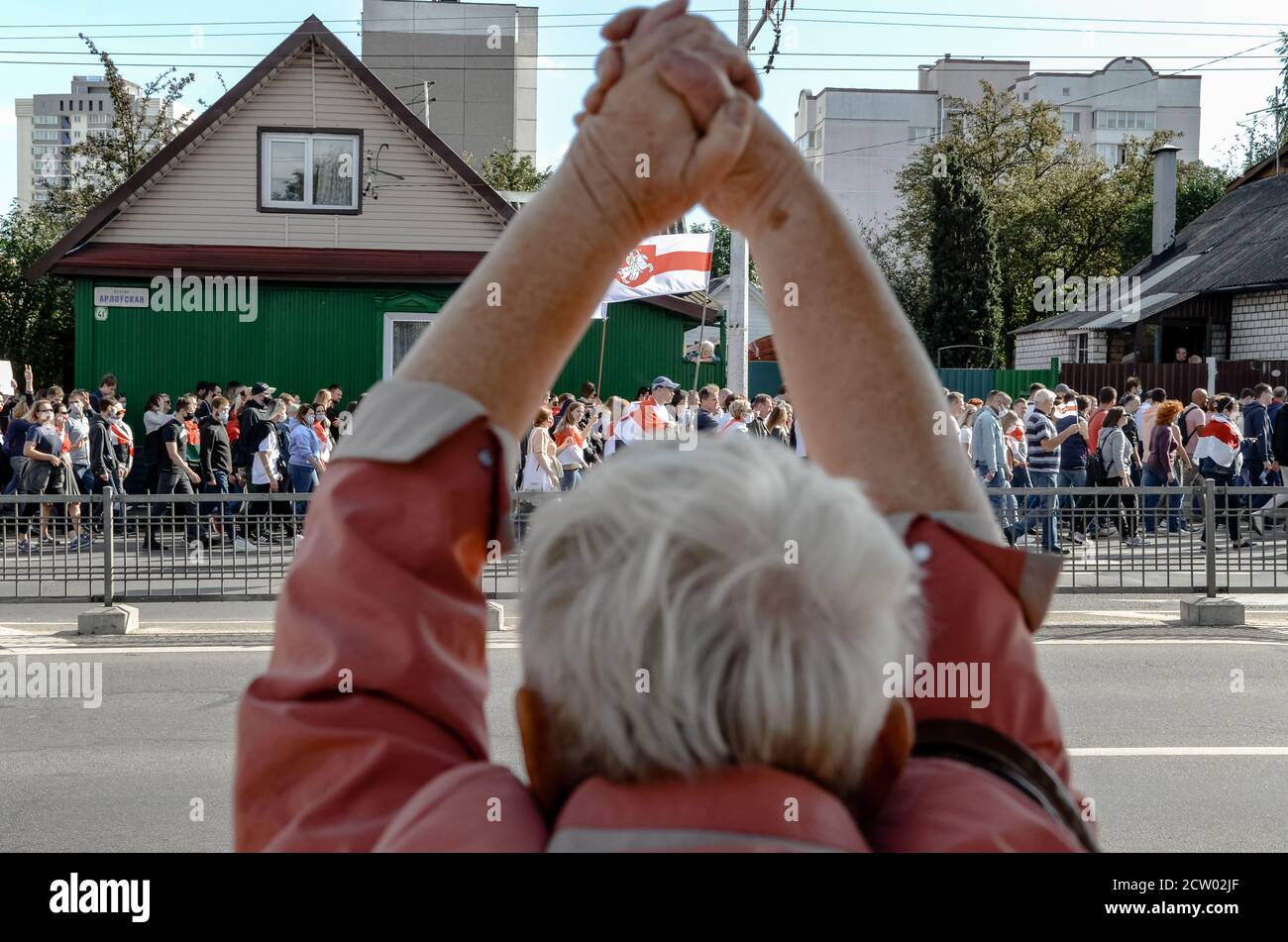 Minsk, Bielorrusia - 13 de septiembre de 2020: El pueblo bielorruso participa en protestas pacíficas después de las elecciones presidenciales en Bielorrusia. Foto de stock