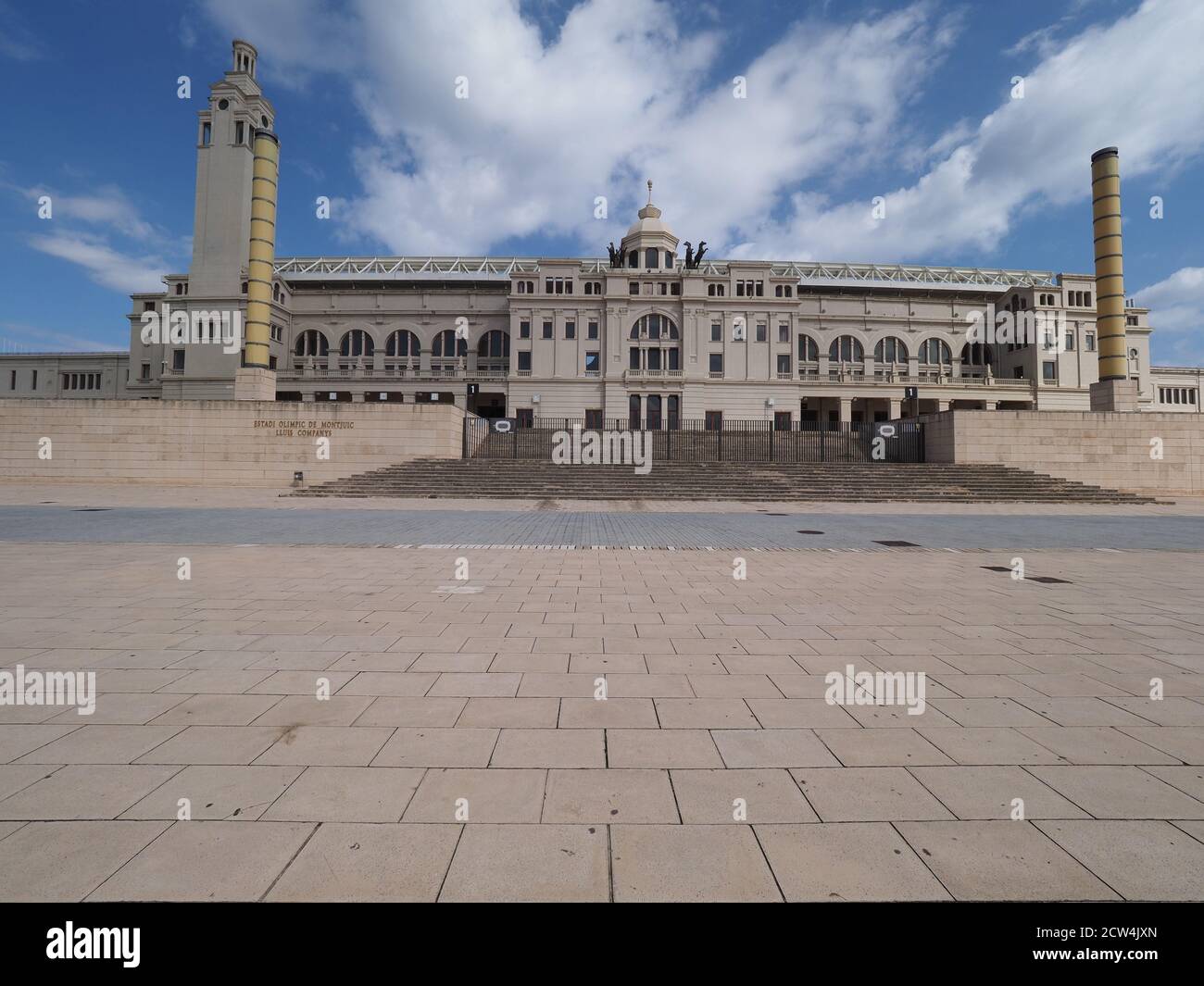 Monumental Estadio Olímpico de la ciudad de Barcelona en España Foto de stock
