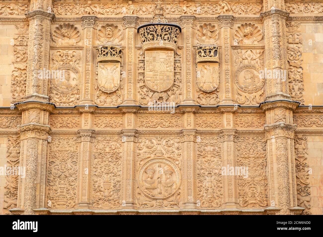 Fachada de la Universidad de Salamanca, 1529, estilo plateresco, Salamanca, comunidad Autónoma de Castilla y León, España Foto de stock