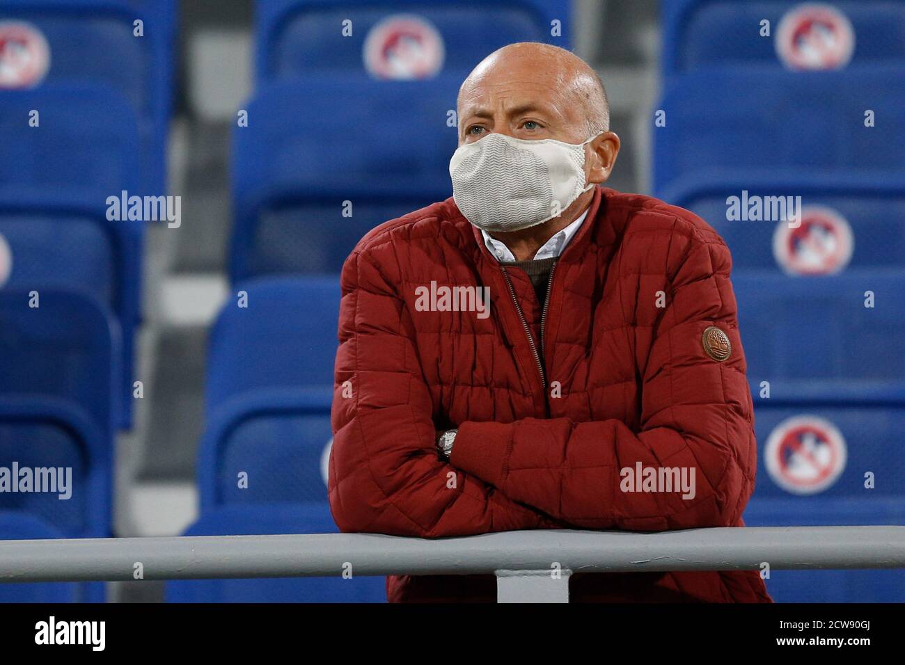 Bolonia, Italia. 28 de septiembre de 2020. Bolonia, Italia, Estadio Dall'Ara, 28 Sep 2020, los aficionados son permitidos en pequeños números (aproximadamente 1,000) al estadio por primera vez desde la pandemia covid-19 durante Bolonia vs Parma - fútbol italiano serie A partido - crédito: LM/Francesco Scaccianoce crédito: Francesco Scaccianoce/LPS/ZUMA Wire/Alamy Live News Foto de stock